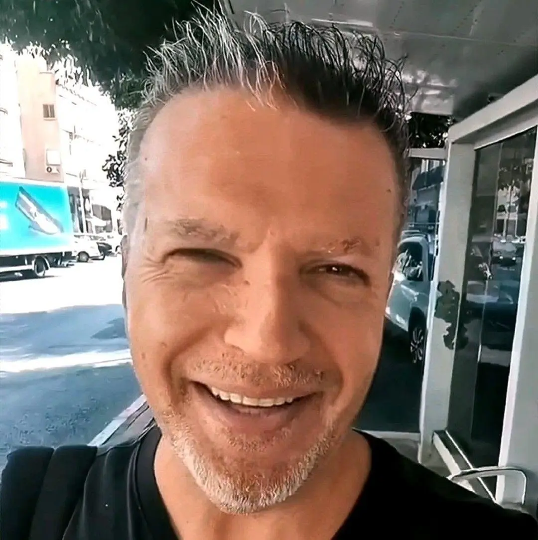 רז, מחבר הספר 'מזון כתרופה'